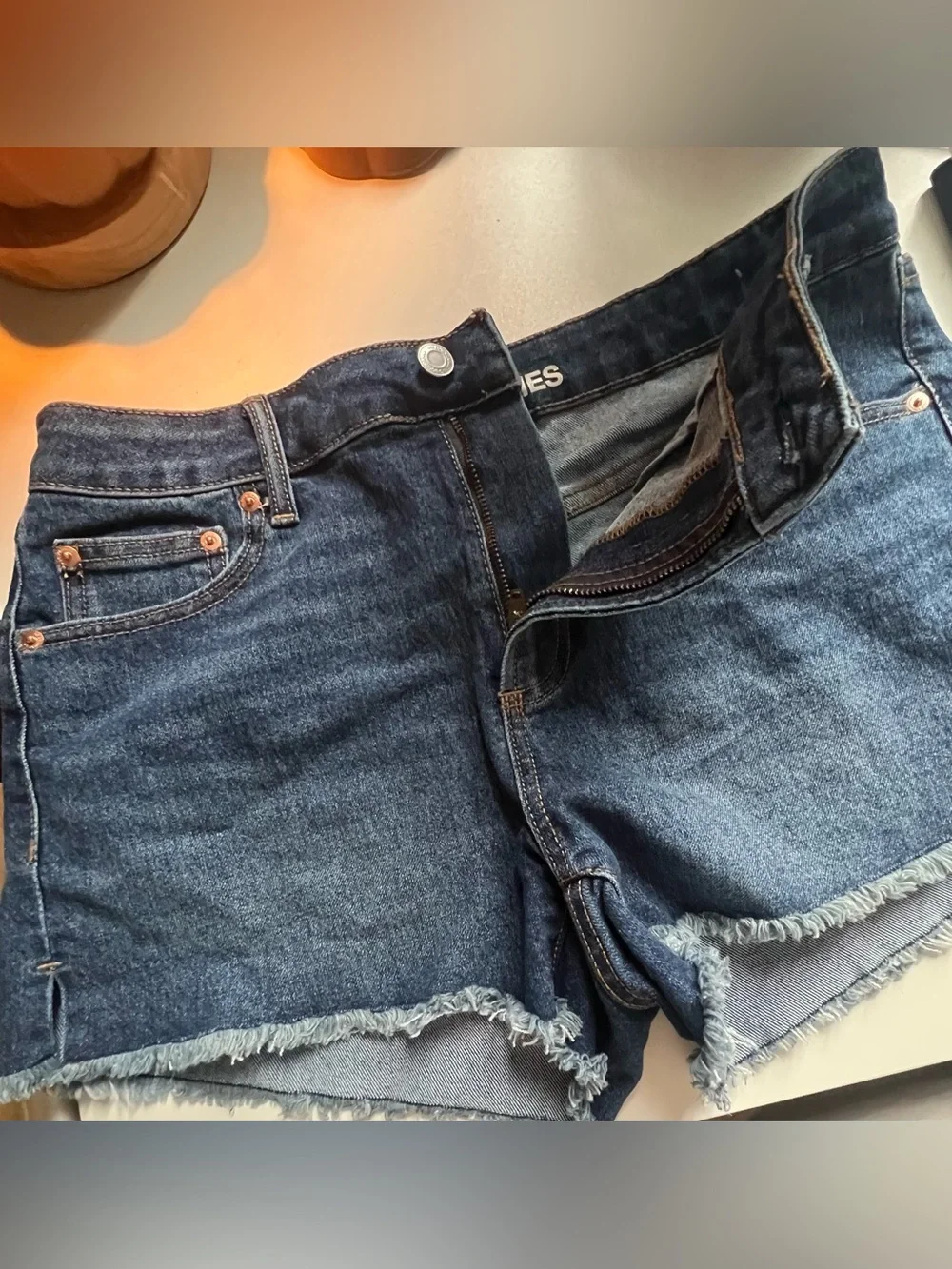 No Boundaries Women’s Dark Wash Denim High Rise Jean Shorts Size 10 Like New!